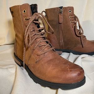 LIKE NEW!! Sorel | Emelie Short Lace Velvet Boot